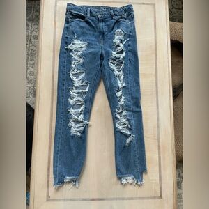 American Eagle Highest Rise Mom Jean  Ripped Blue Ankle Cropped Jeans Size 8